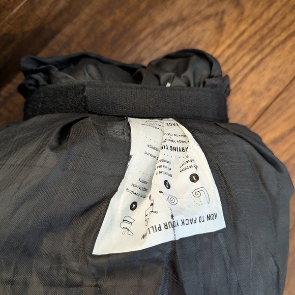 Cabeau Evolution Gray Travel Pillow Memory Foam Comfort New Never Used - Picture 5 of 14